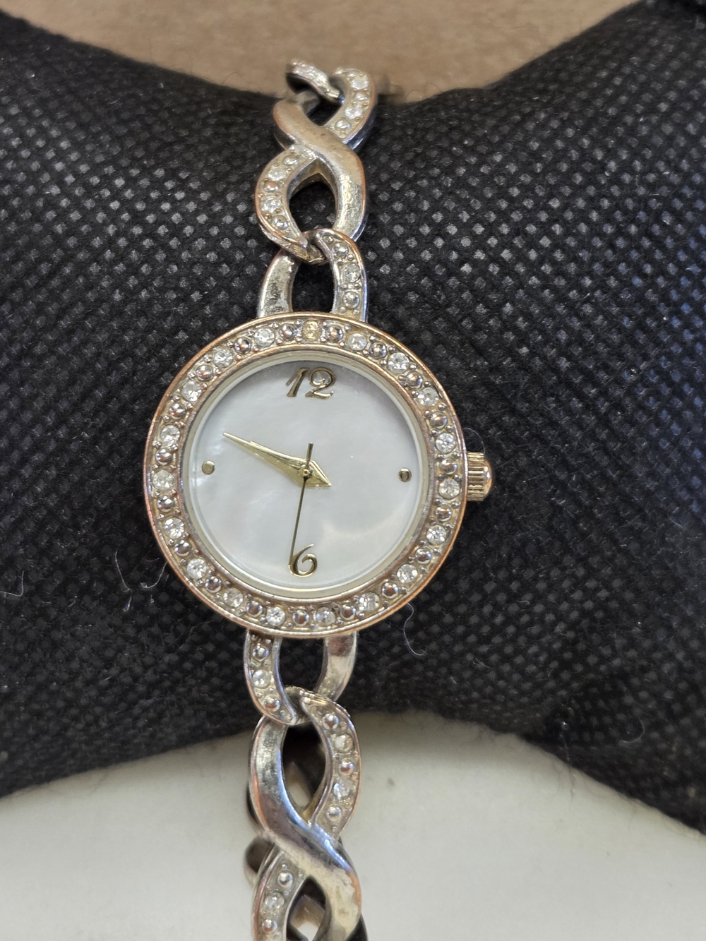 FMD 1772 Elegant Silver-Tone Crystal Bracelet Watch - White Dial